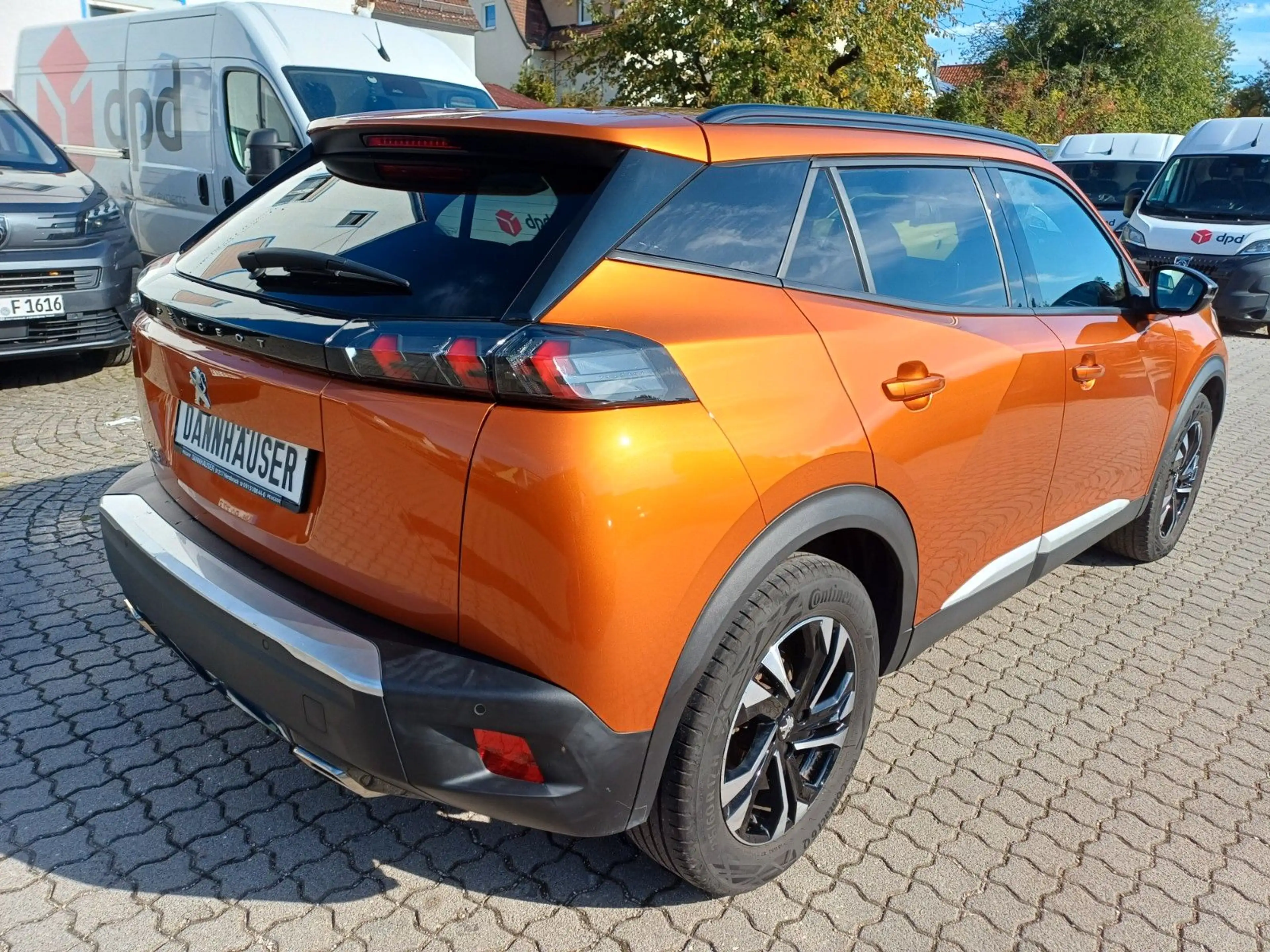 Peugeot 2008 PureTech 130 Allure, LED Kamera — photo 3