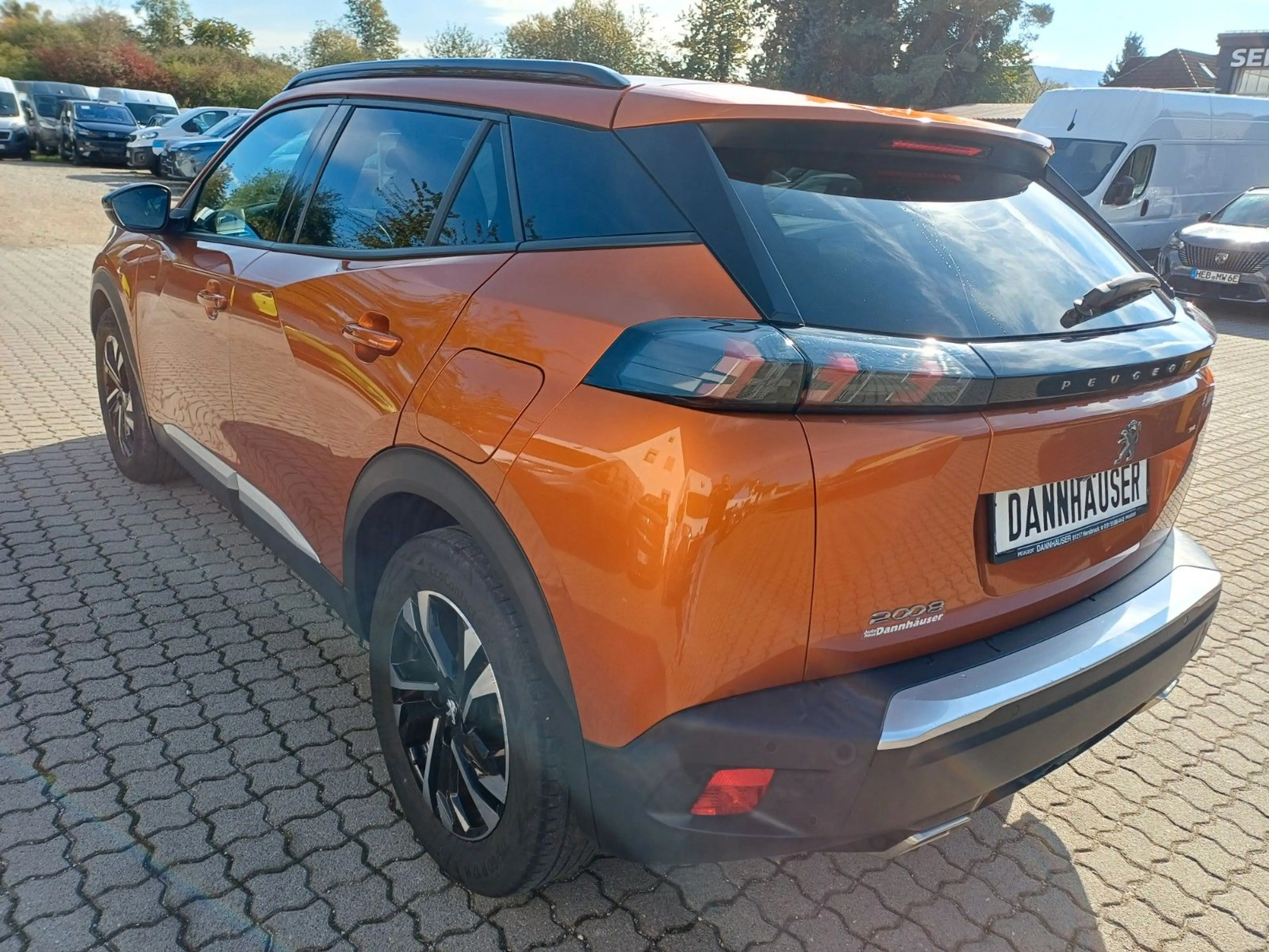 Peugeot 2008 PureTech 130 Allure, LED Kamera — photo 2