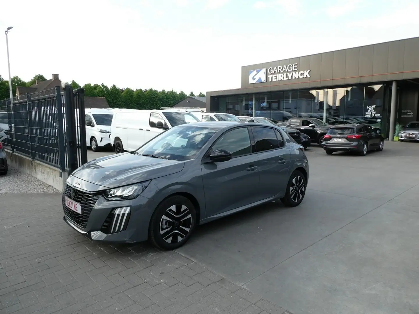 Peugeot 208 1.2 i benzine 100pk 5d Allure '24 5000km (54392) Gris - 2