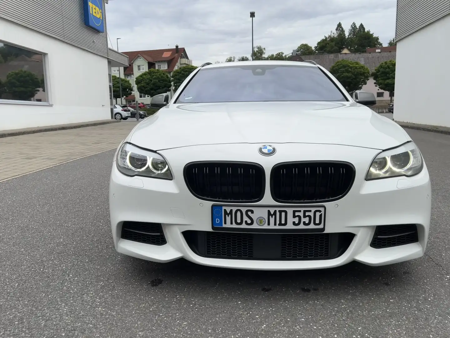 BMW M550 M550d xDrive Touring Sport-Aut. Biały - 1