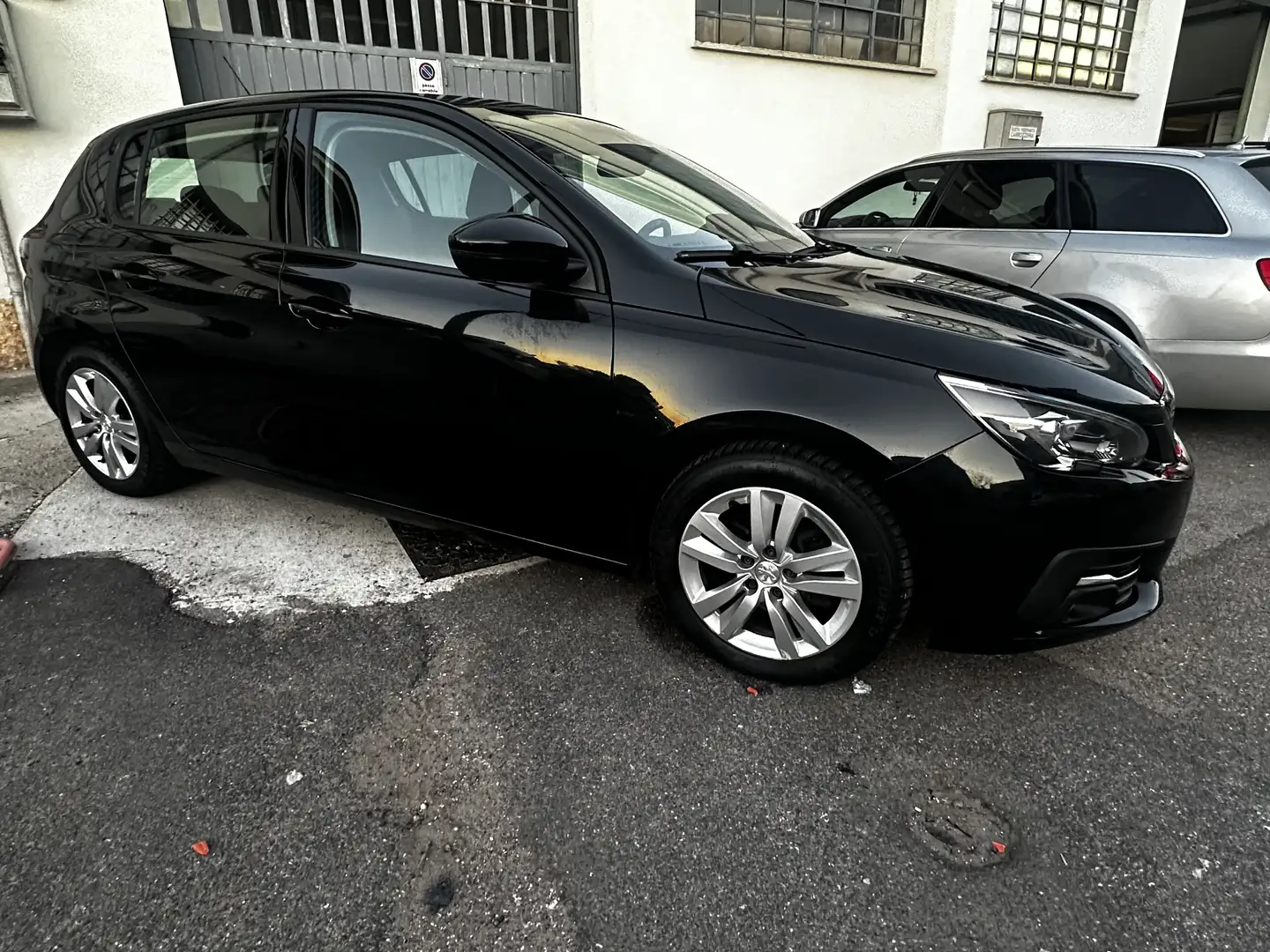 Peugeot 308 5p 1.5 bluehdi Business s&s 130cv - 2