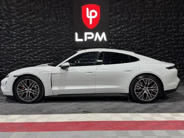 Porsche Taycan view 4