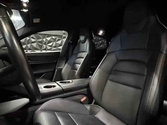 Porsche Taycan view 11