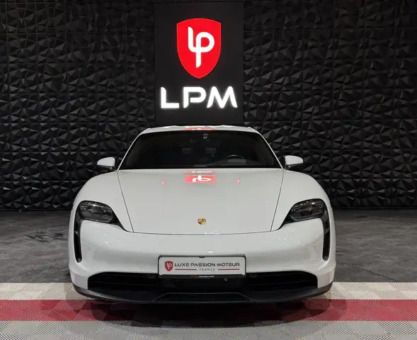 Porsche Taycan view 3
