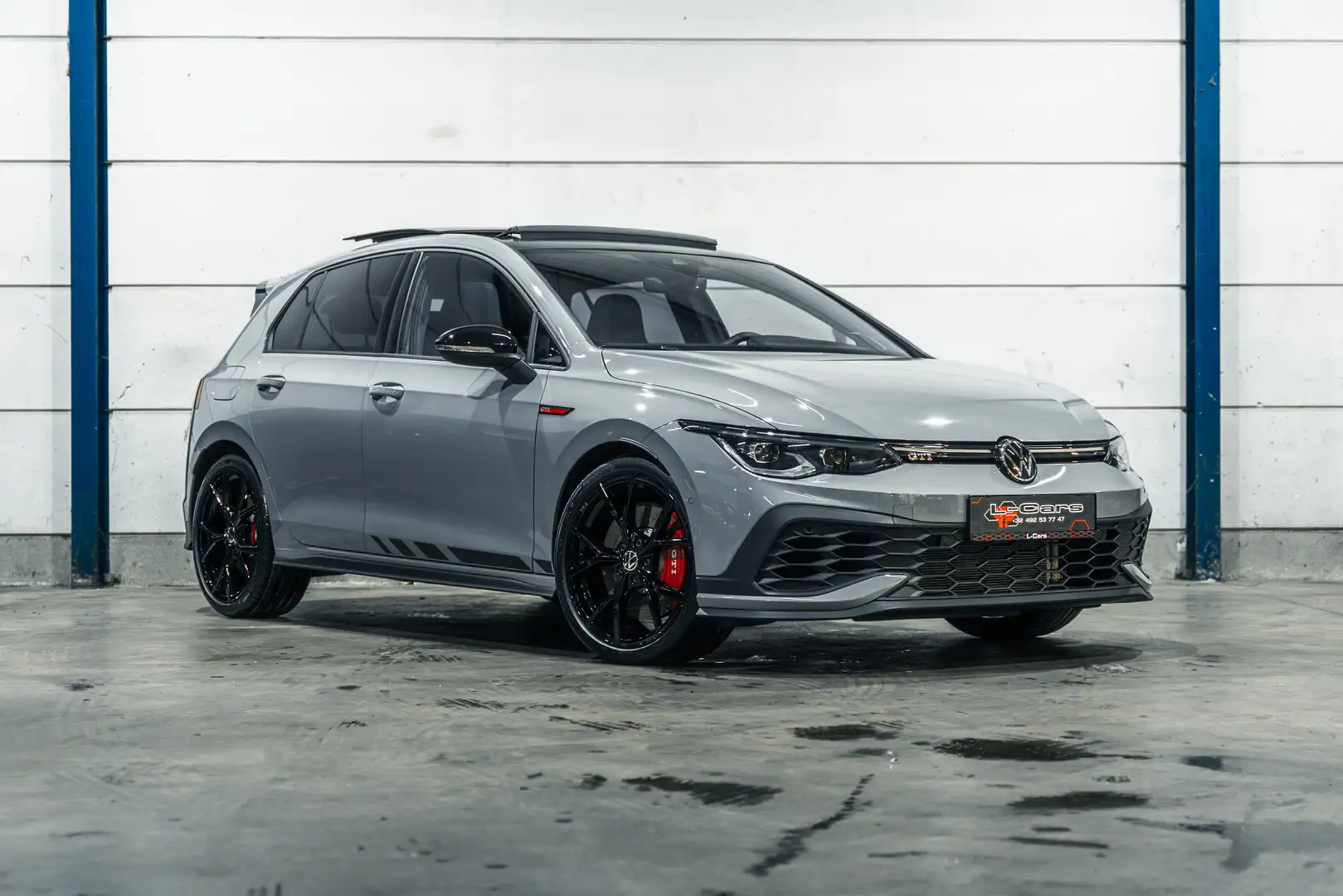 Volkswagen Golf GTI 2.0 TSI Clubsport OPF DSG Pano/H&K/IQ LED's Grijs - 2