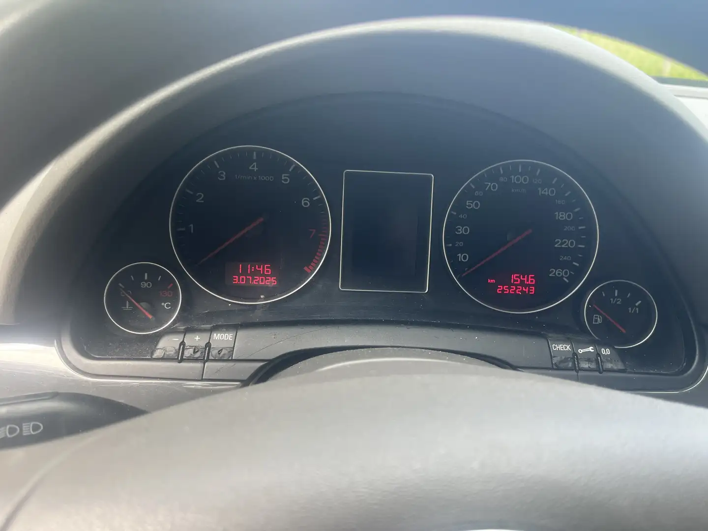 Audi A4 2.0 - 1