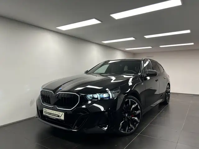 BMW 5 Series view 7