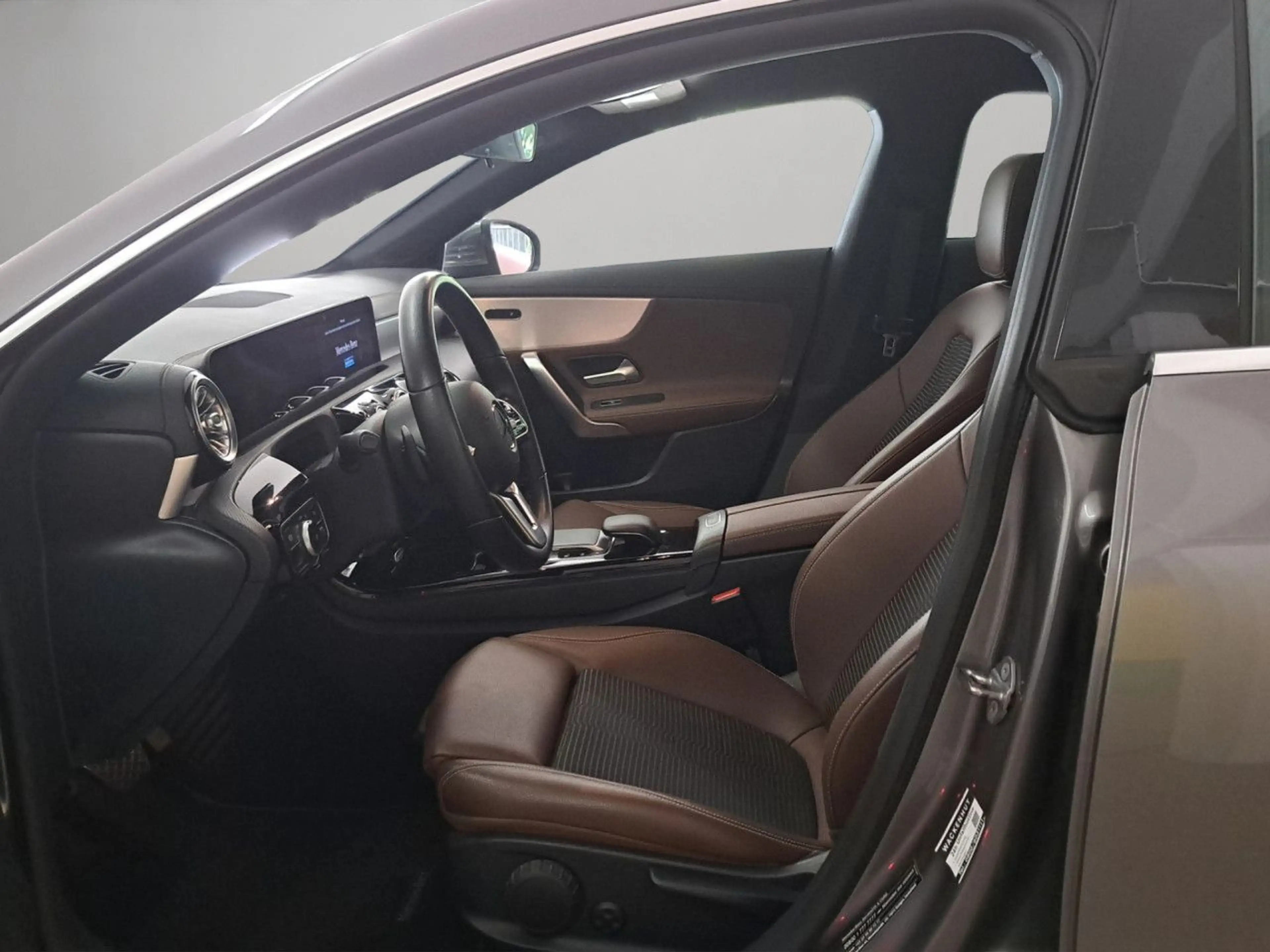 Mercedes-Benz CLA 220 Business 4matic 7-Gang-DCT Bluetooth Navi — photo 7