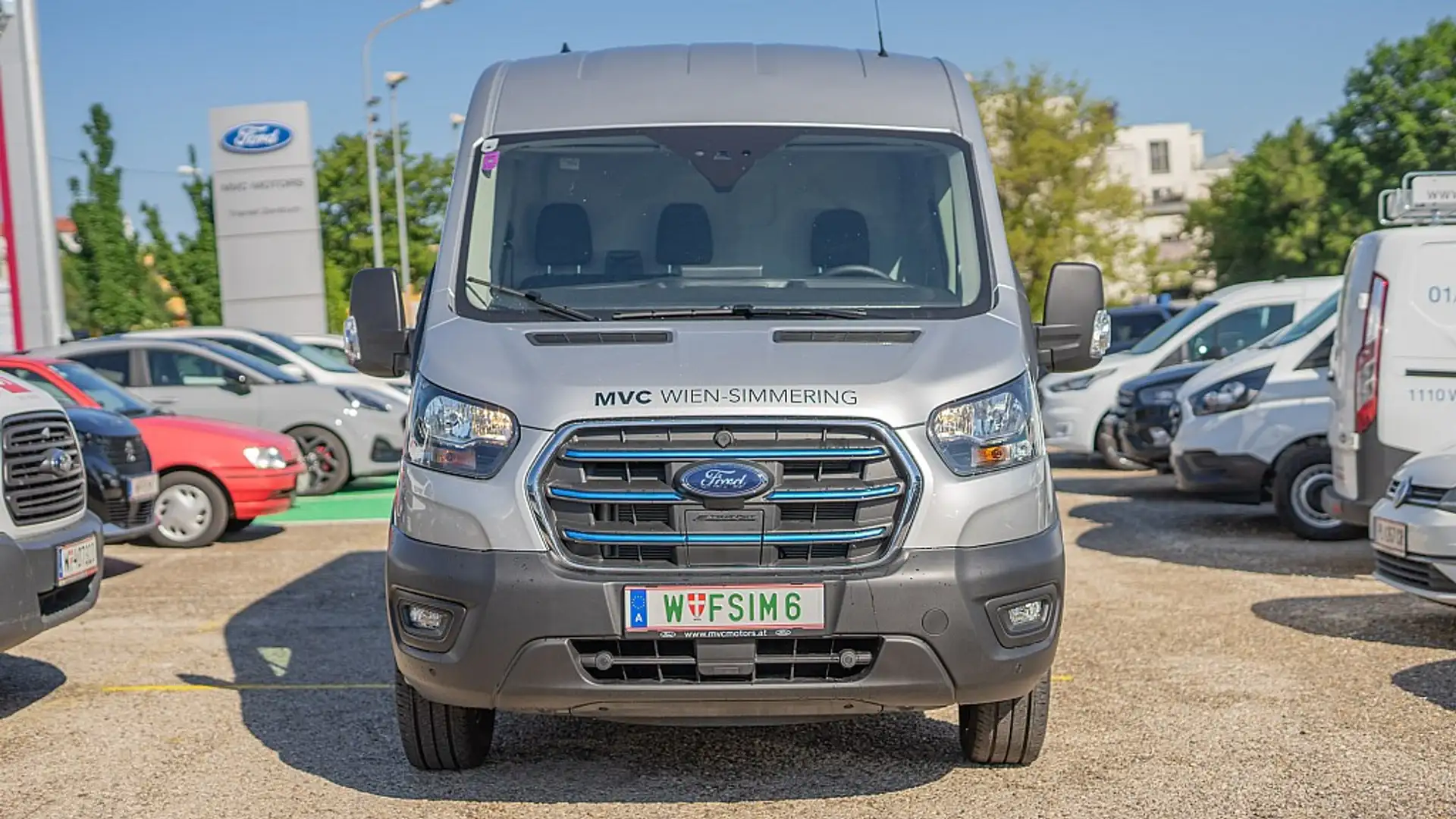 Ford E-Transit E-Transit Kasten 67kWh/135kW L2H2 350 Trend Gris - 2