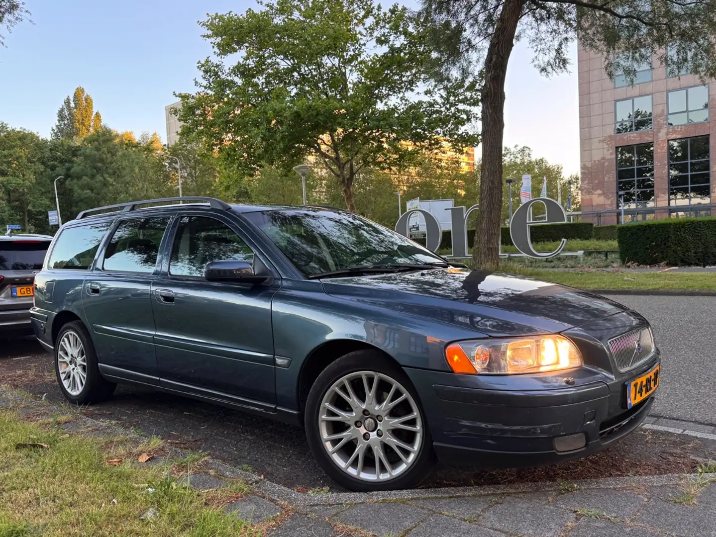 Volvo V70 V70 2.4 Bi-Fuel Comf.L. Blauw - 2