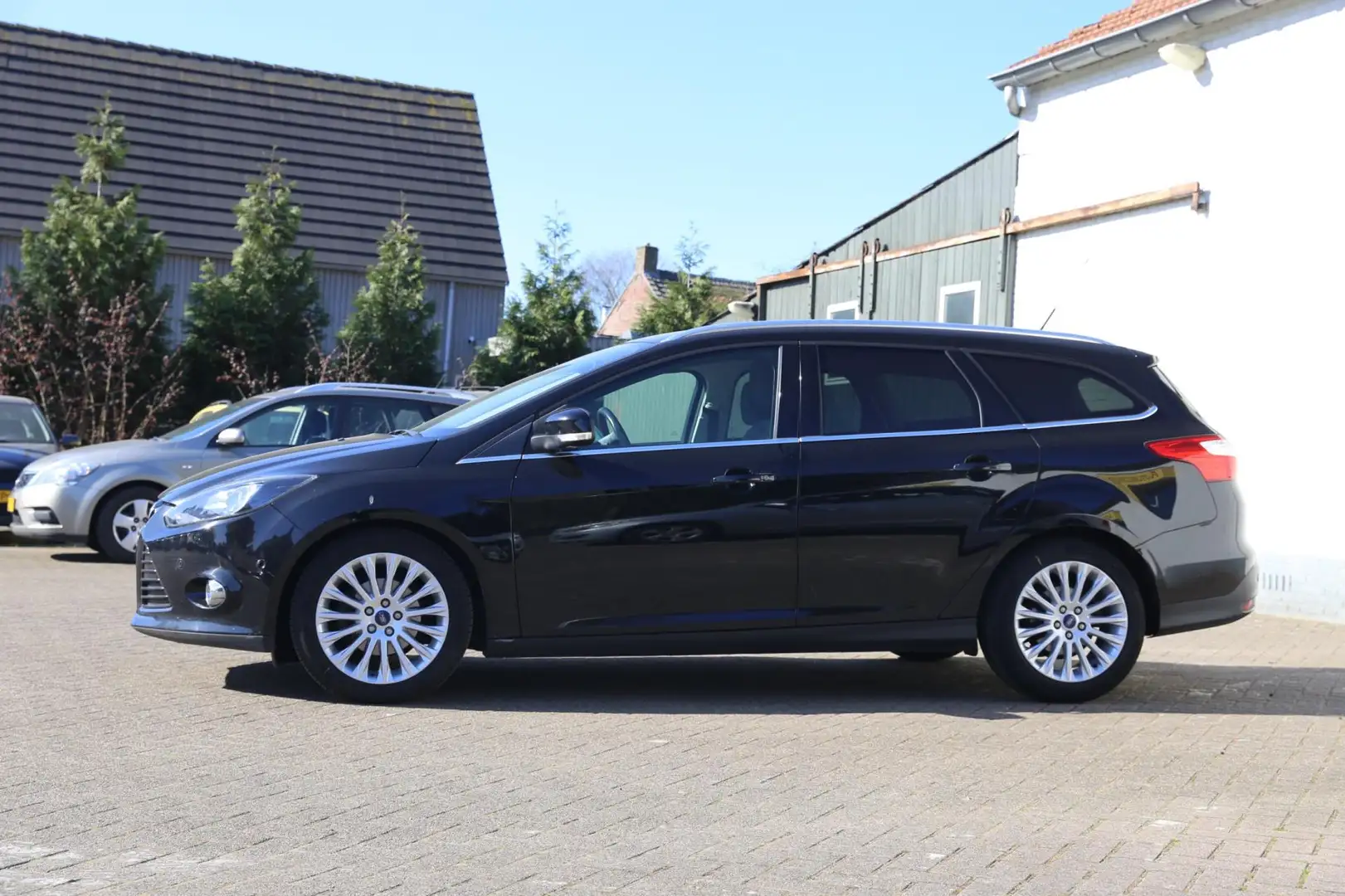 Ford Focus Wagon 1.0 EcoBoost Trend Noir - 2