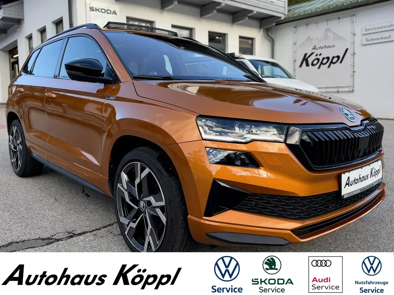 Skoda Karoq 2.0 TSI DSG 4X4 Sportline Pano AHK Nav 19" — photo 1 of 20