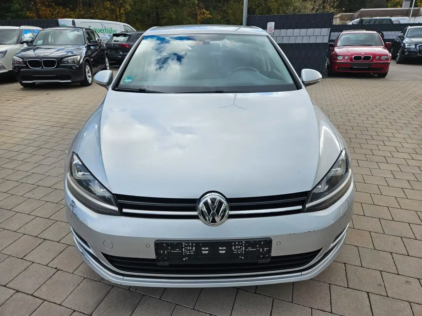 Volkswagen Golf VII Lim. Lounge BMT Silber - 2