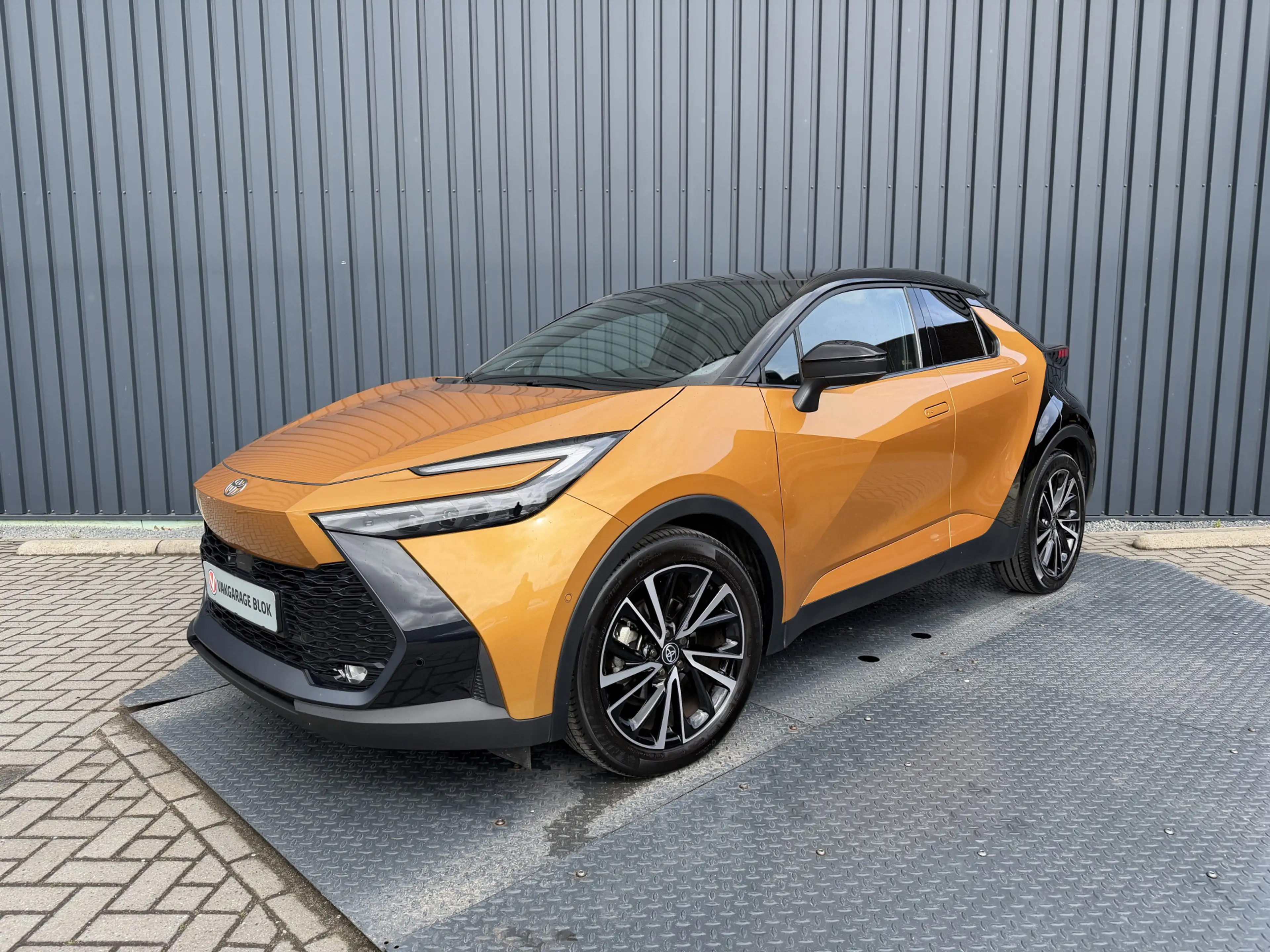 Toyota C-HR 2.0 Hybrid 200(geen Plug-in) Première Edition | Vo