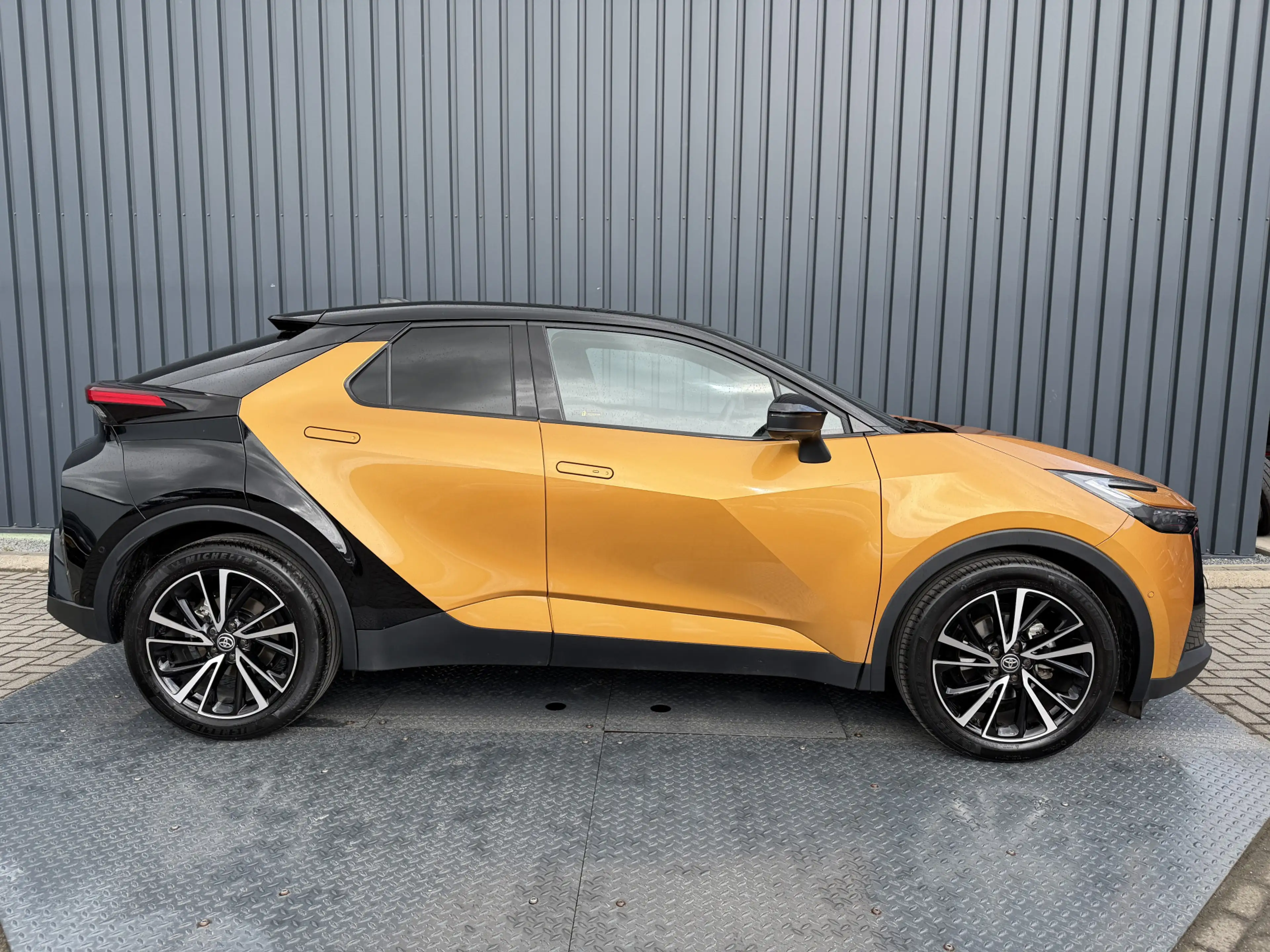 Toyota C-HR 2.0 Hybrid 200(geen Plug-in) Première Edition | Vo — photo 9