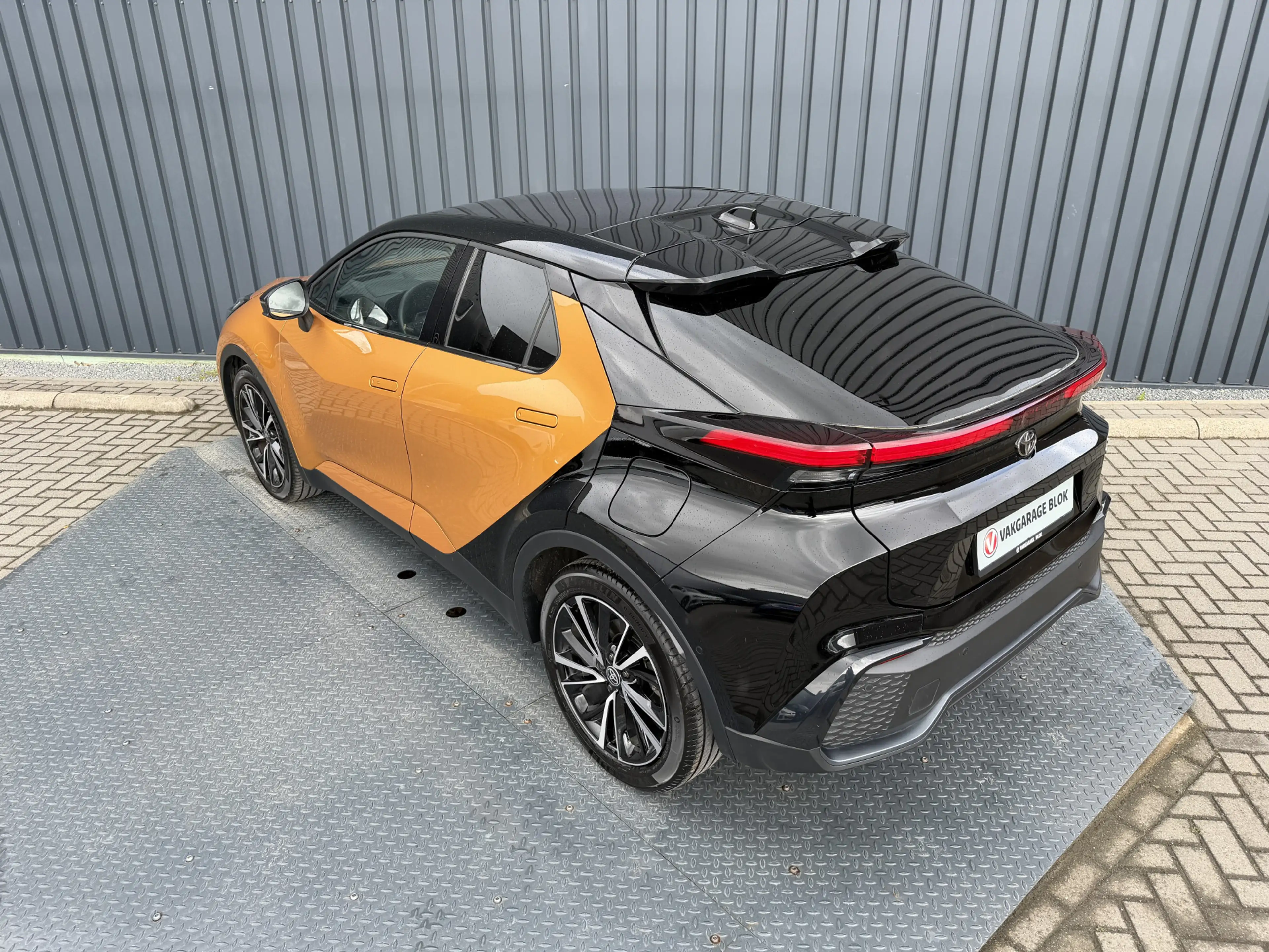 Toyota C-HR 2.0 Hybrid 200(geen Plug-in) Première Edition | Vo — photo 16