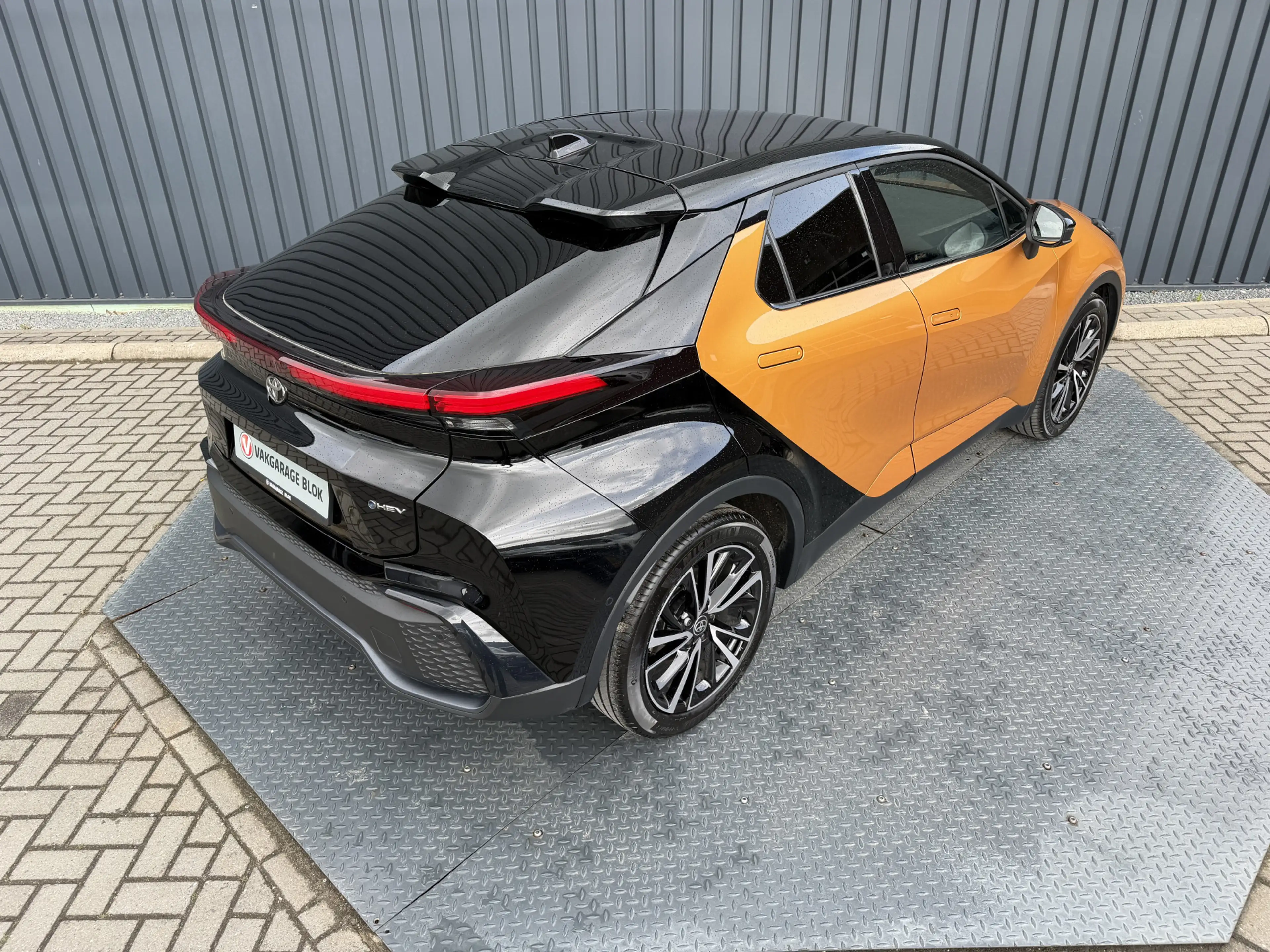 Toyota C-HR 2.0 Hybrid 200(geen Plug-in) Première Edition | Vo — photo 13