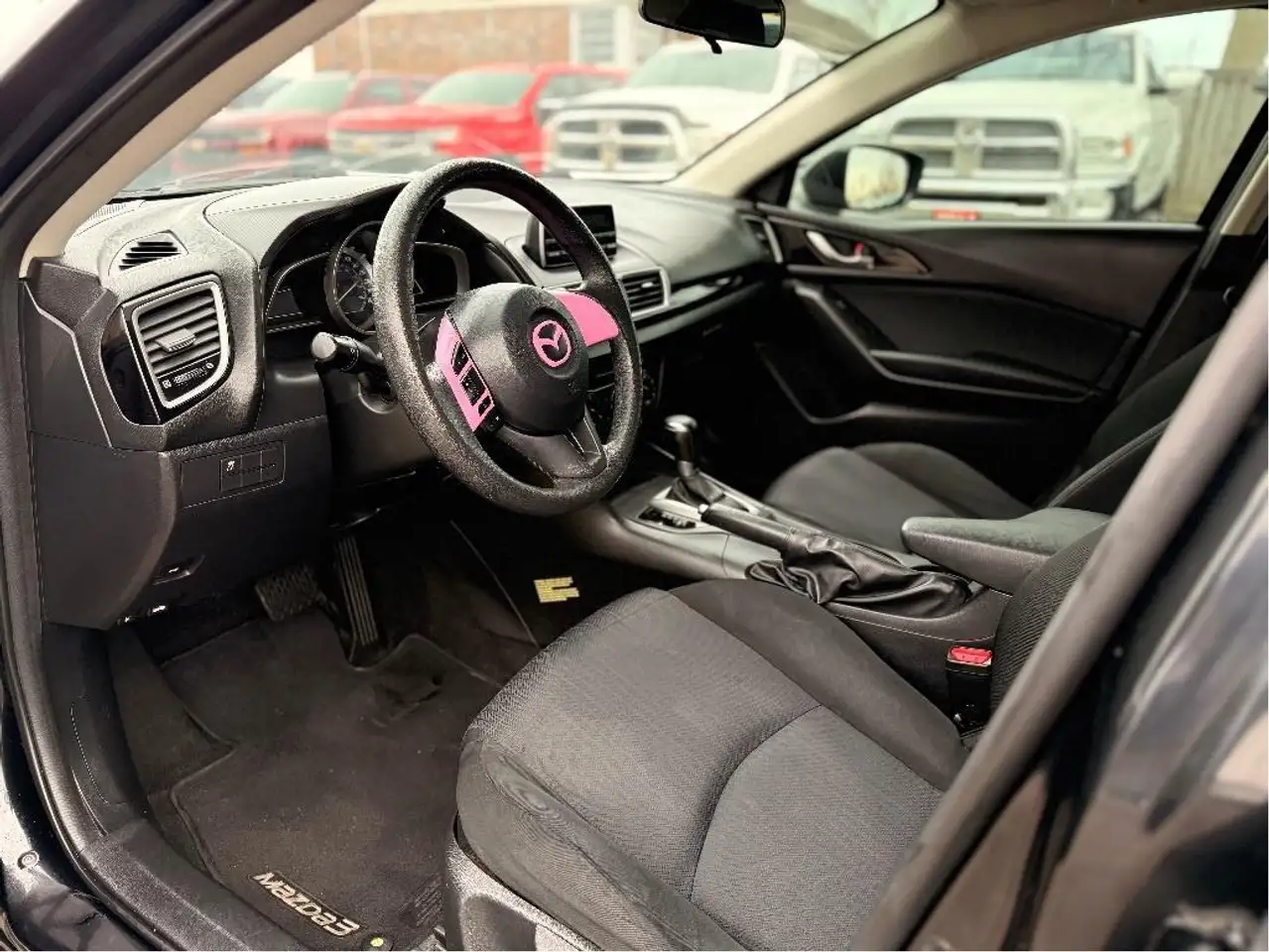 Mazda 3 снимка Mazda 3