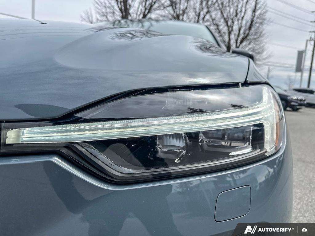 2024 Volvo XC60 B5 Plus Dark Theme thumb 7