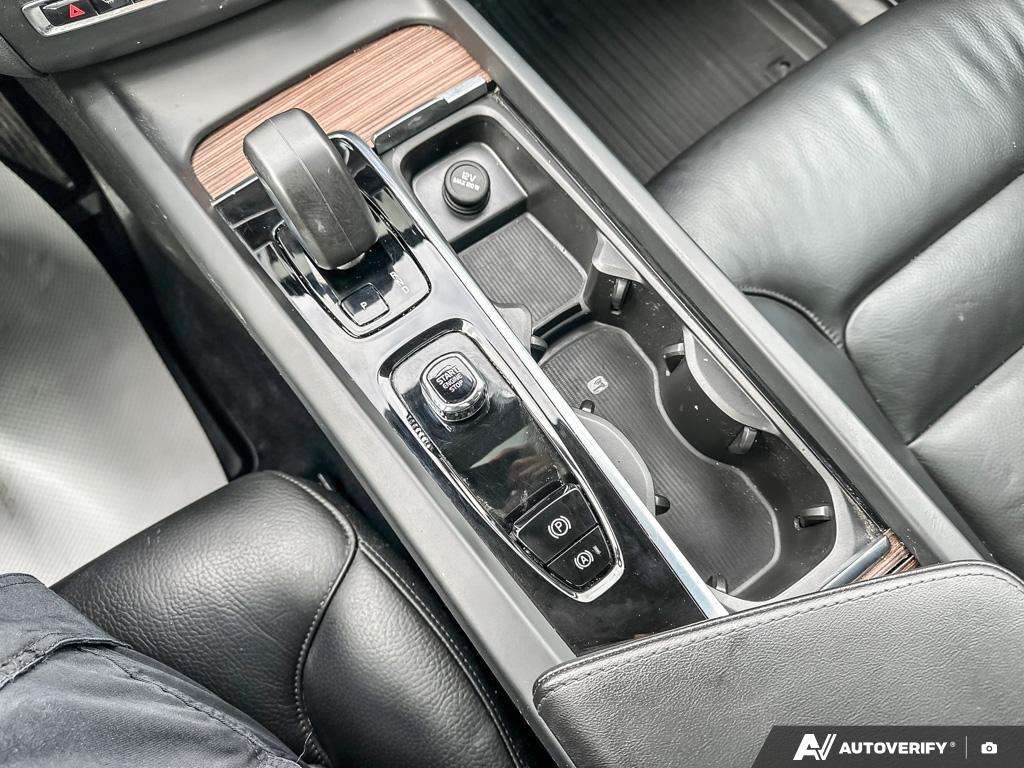 2024 Volvo XC60 B5 Plus Dark Theme thumb 17