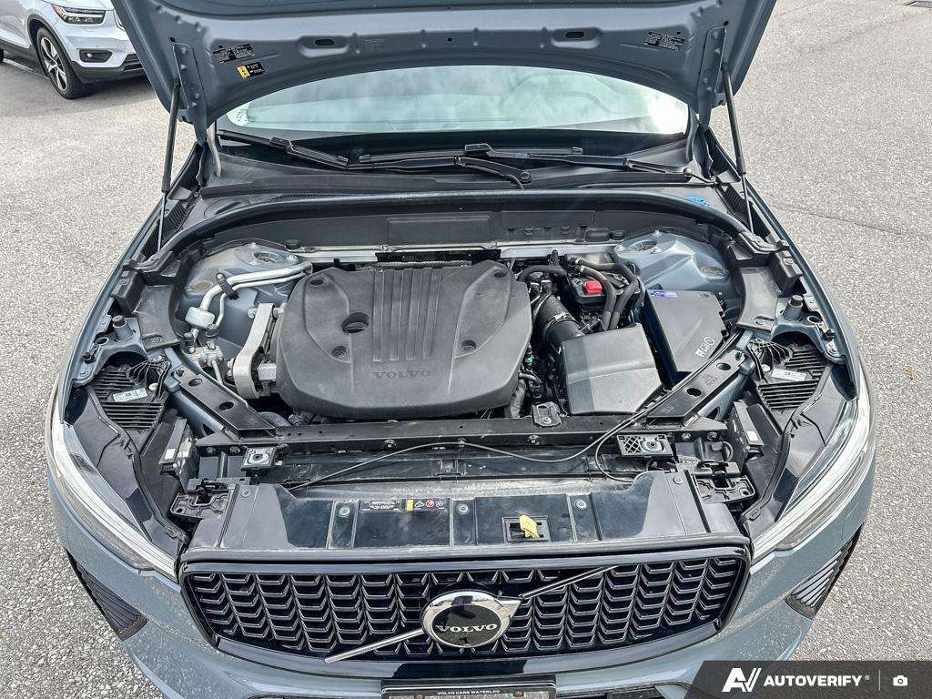 2024 Volvo XC60 B5 Plus Dark Theme thumb 9