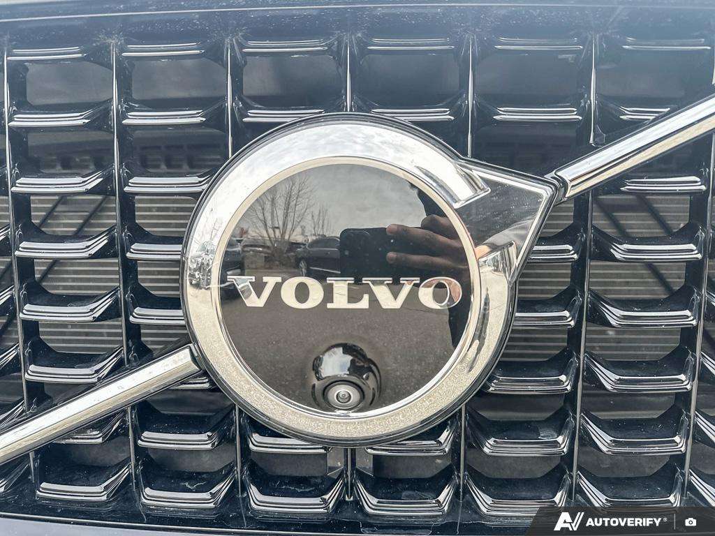 2024 Volvo XC60 B5 Plus Dark Theme thumb 8