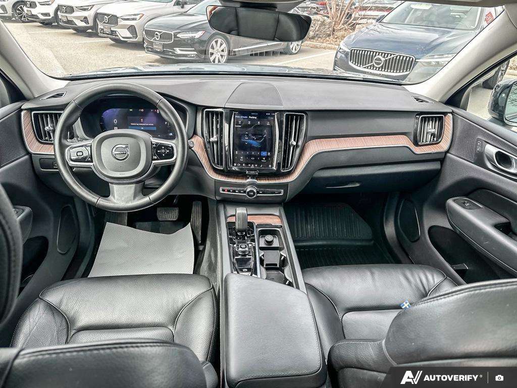 2024 Volvo XC60 B5 Plus Dark Theme thumb 23