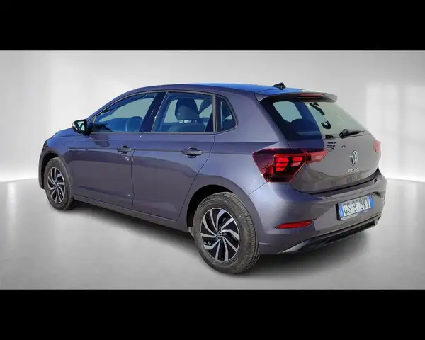 Volkswagen Polo view 2
