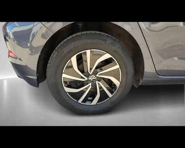 Volkswagen Polo view 9