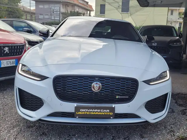 Jaguar XE XE 2.0d i4 mhev R-Dynamic Black awd 204cv auto