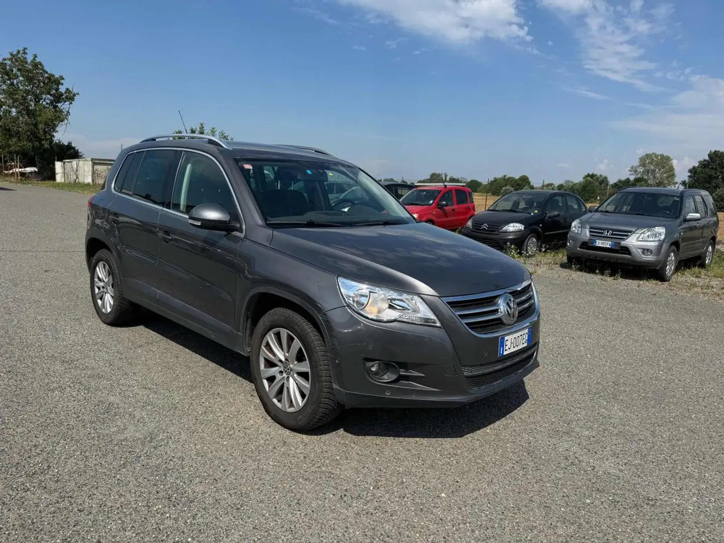 Volkswagen Tiguan 2.0 TDI 170 CV DPF 4MOTION Sport & Style Grigio - 2