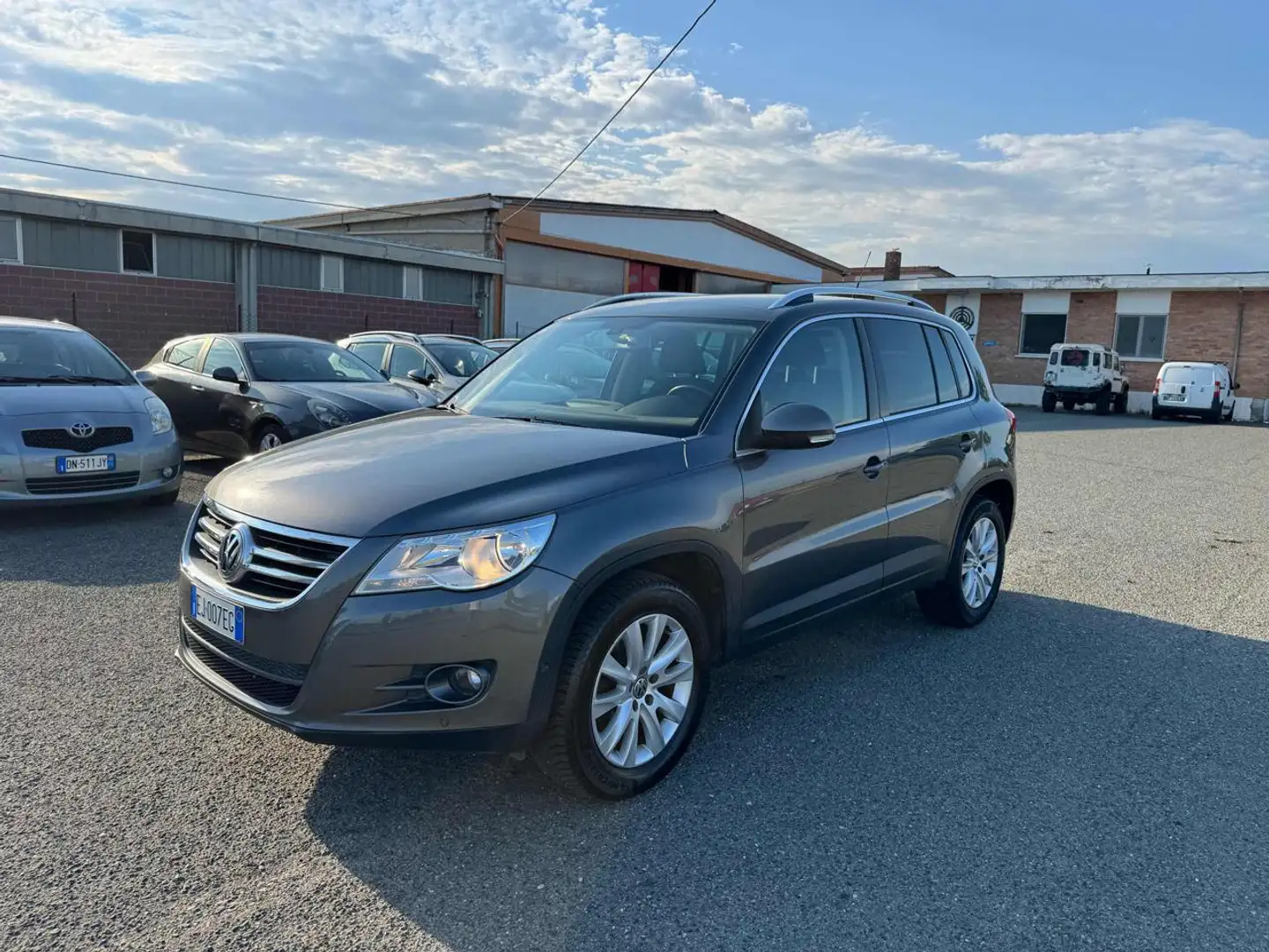 Volkswagen Tiguan 2.0 TDI 170 CV DPF 4MOTION Sport & Style Gris - 1
