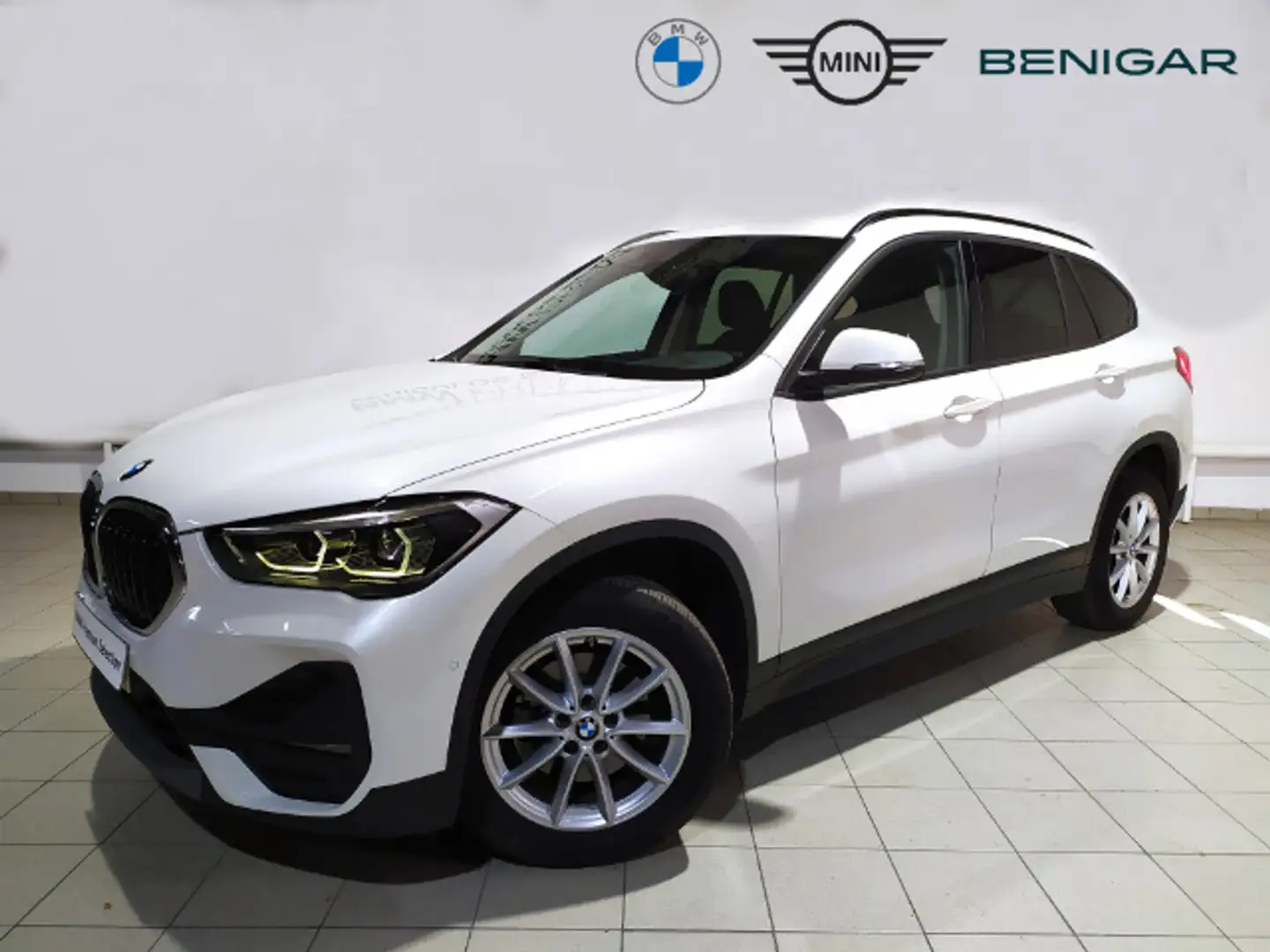 BMW X1 sDrive 18d Blanc - 1