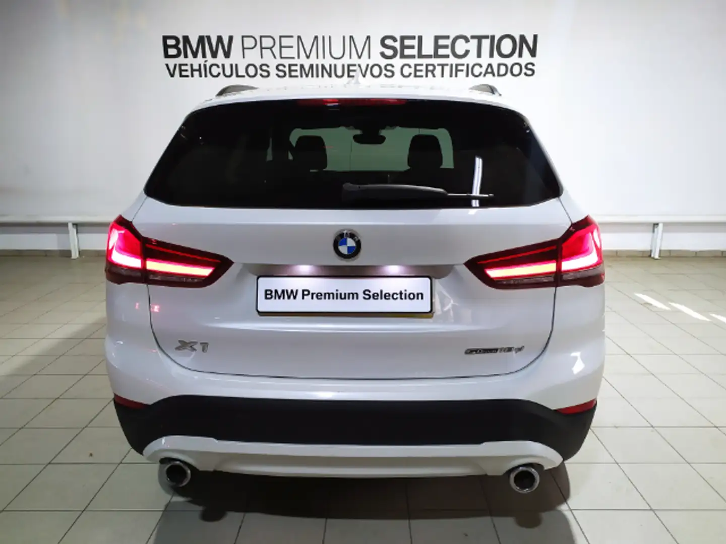 BMW X1 sDrive 18d Weiß - 2