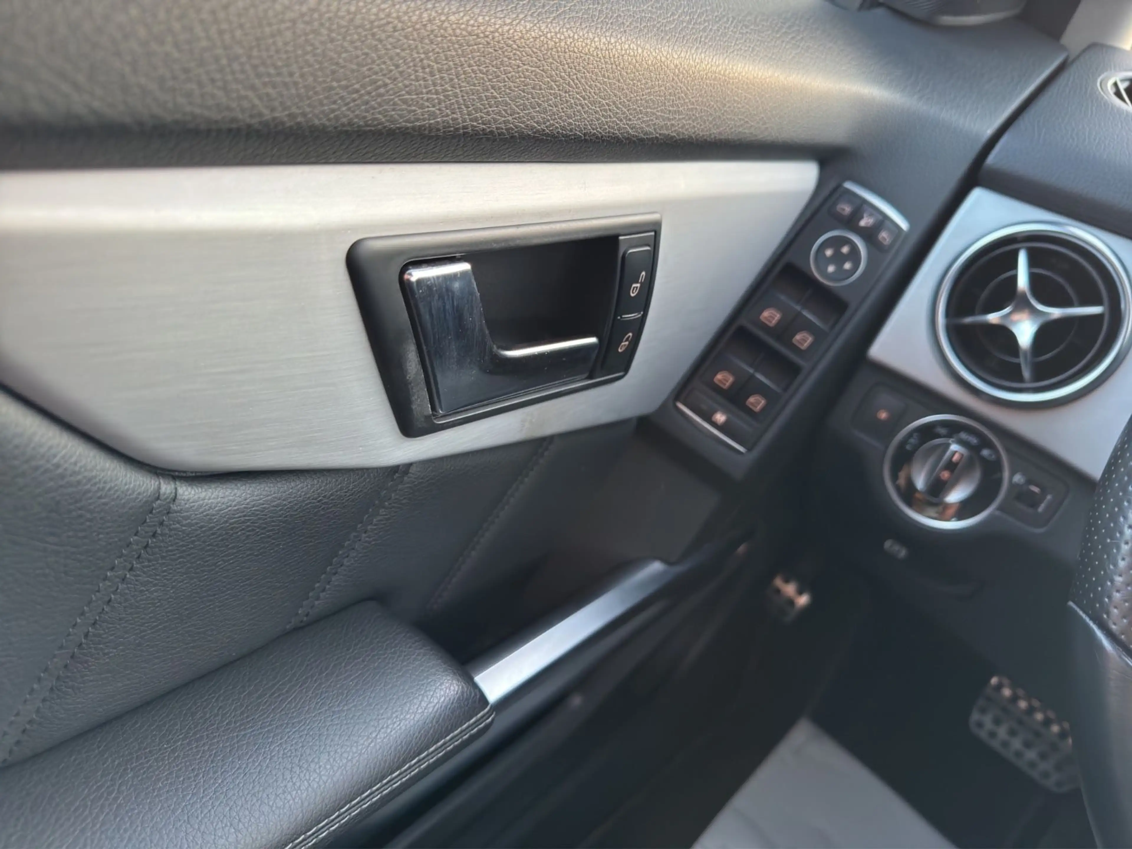 Mercedes-Benz GLK 220 CDI 4Matic°Automatik°Navi°sitzheizung° — photo 10