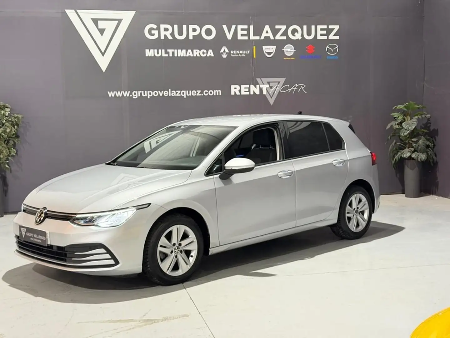 Volkswagen Golf 1.5 TSI Style 96kW Plateado - 1