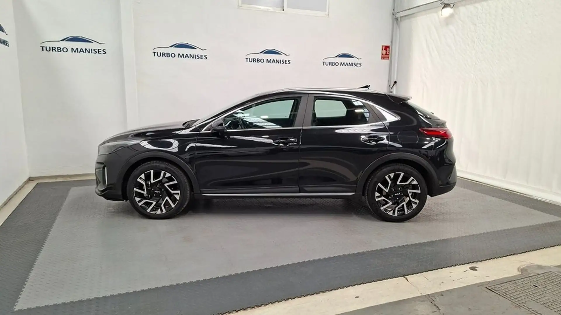Kia XCeed 1.0 T-GDi Tech 74kW (100CV) Schwarz - 2