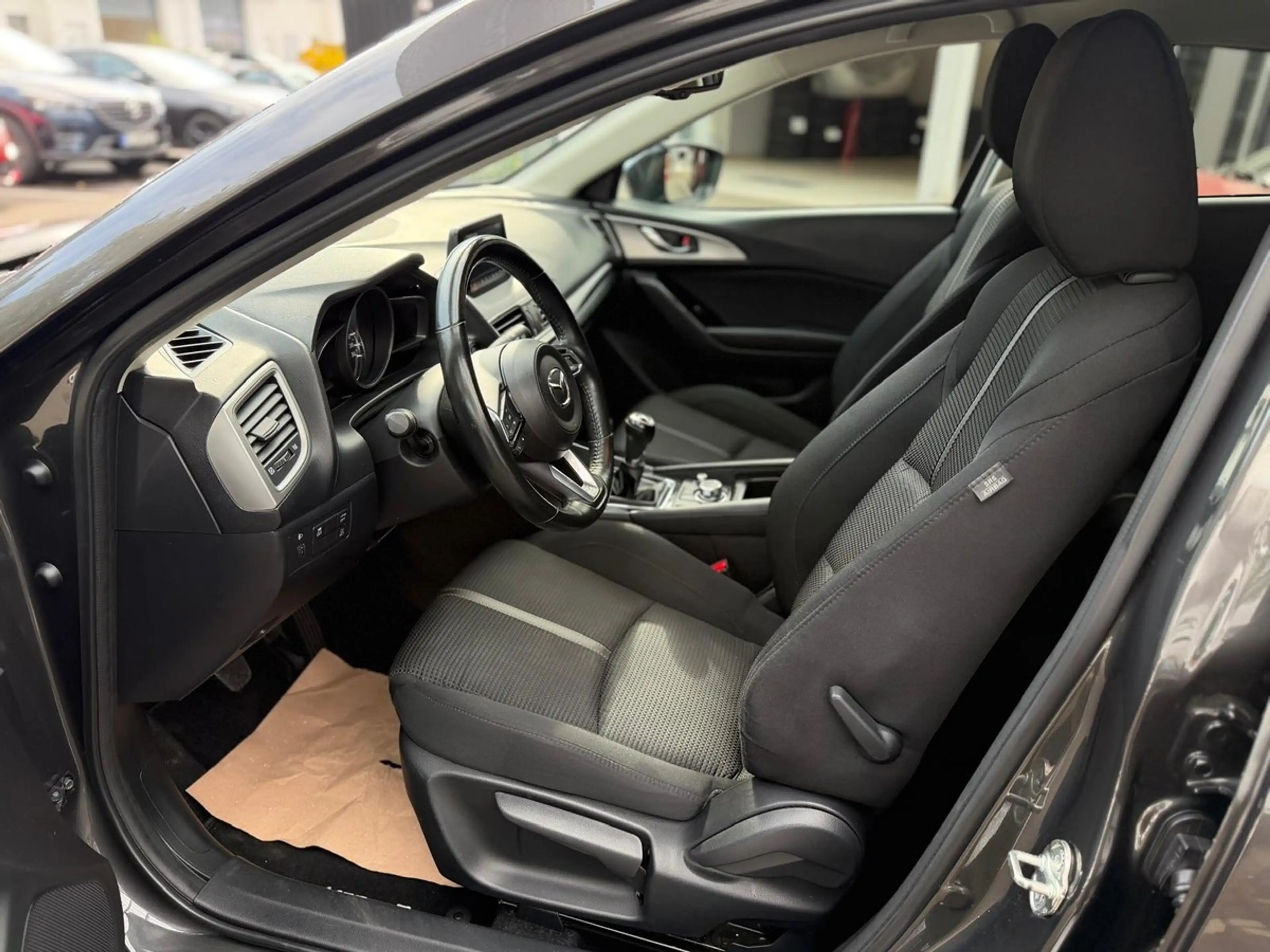 Mazda 3 2.0L 120PS - Anhängerkupplung, Navi, Sitzheizung, — photo 5
