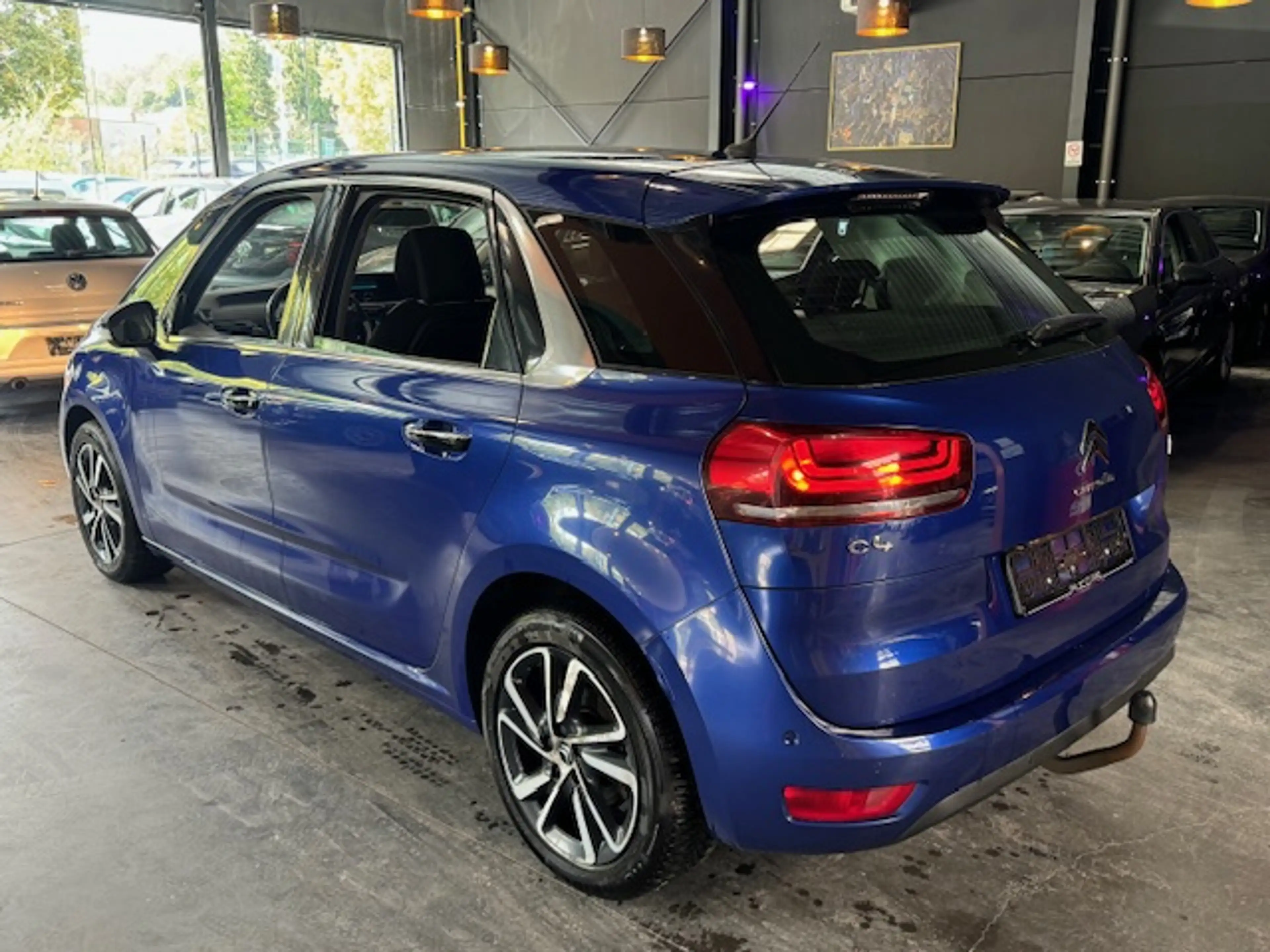 Citroen C4 Picasso 1.2 - AUTOMATIQUE - SIEGES MASSANTS - LIM/REG — photo 5
