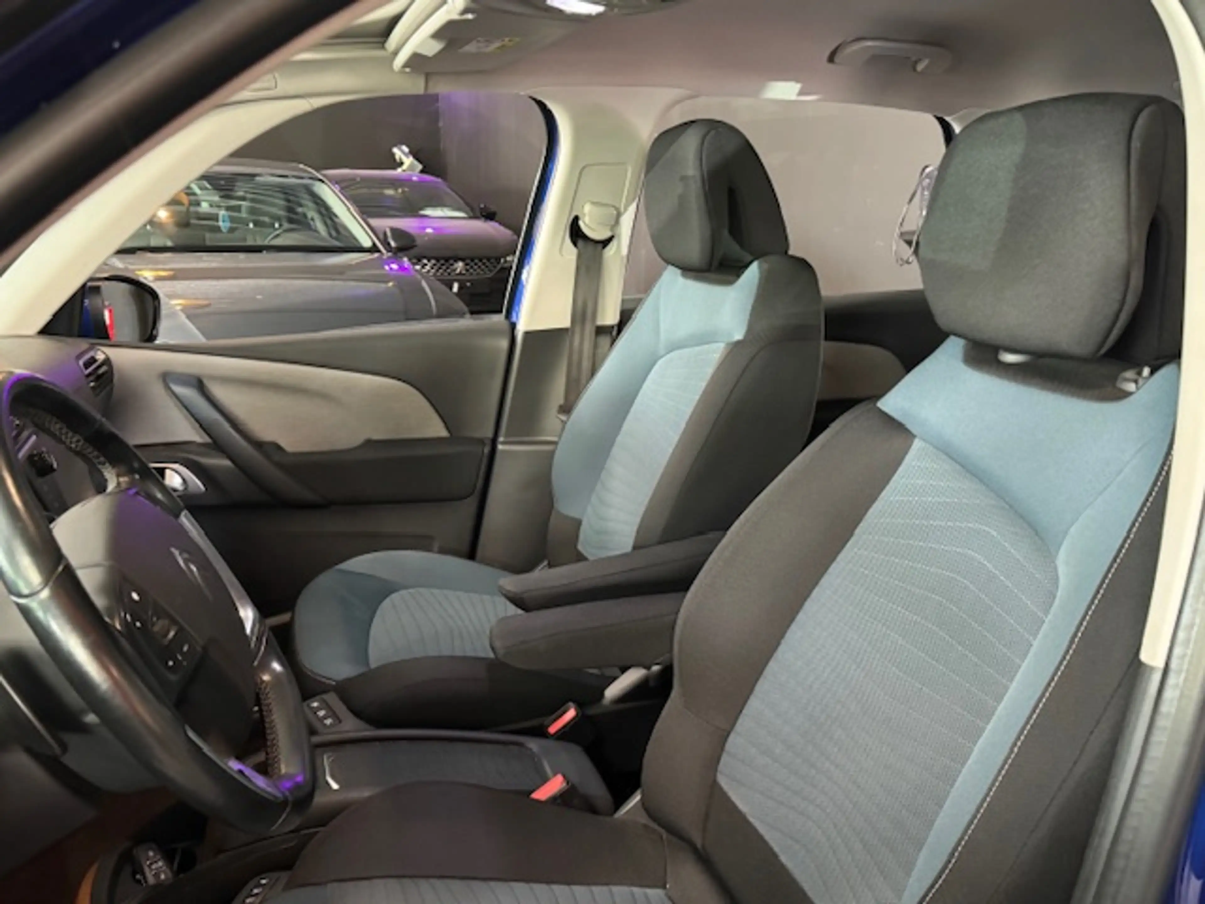 Citroen C4 Picasso 1.2 - AUTOMATIQUE - SIEGES MASSANTS - LIM/REG — photo 11