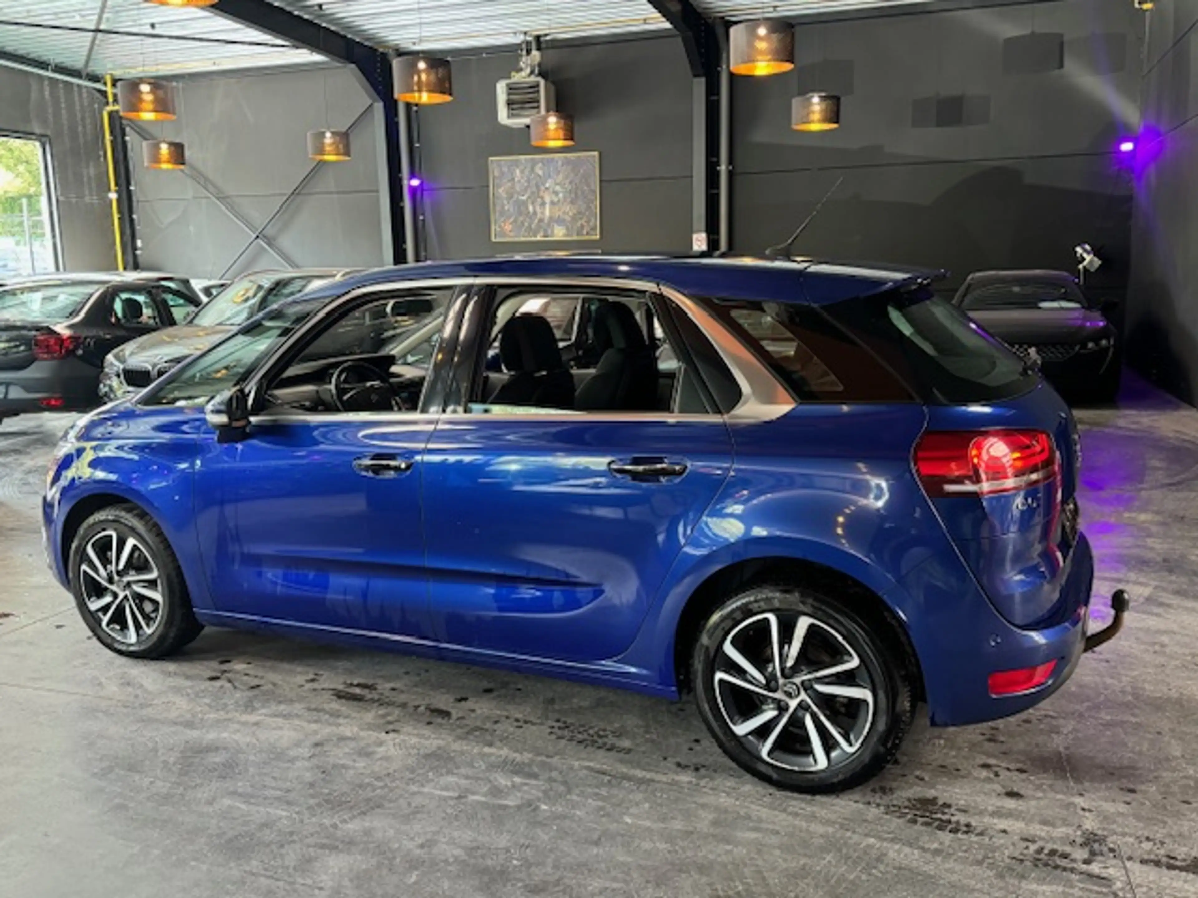 Citroen C4 Picasso 1.2 - AUTOMATIQUE - SIEGES MASSANTS - LIM/REG — photo 4