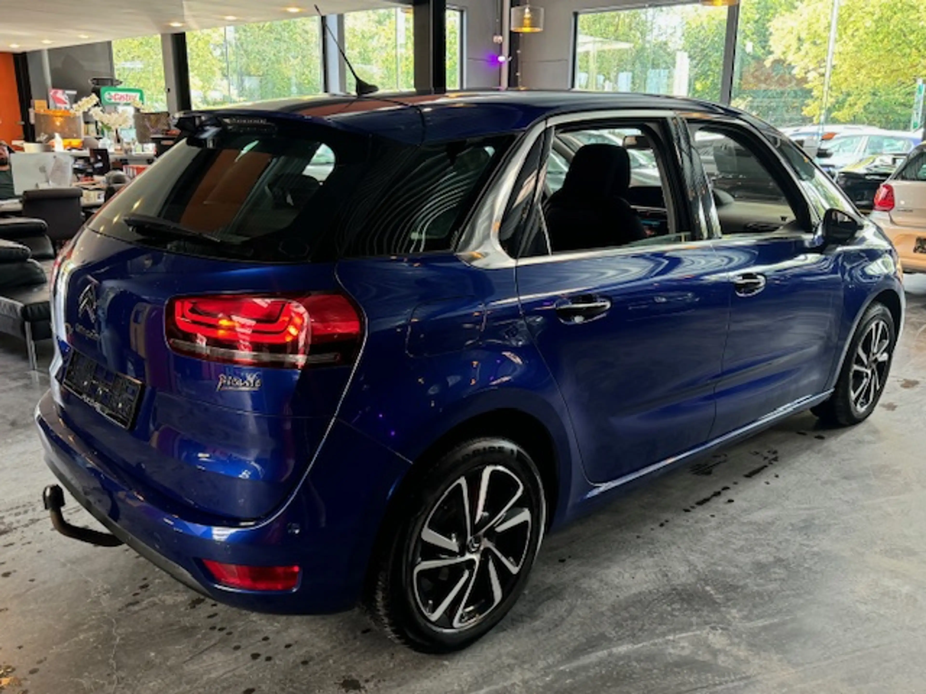 Citroen C4 Picasso 1.2 - AUTOMATIQUE - SIEGES MASSANTS - LIM/REG — photo 8