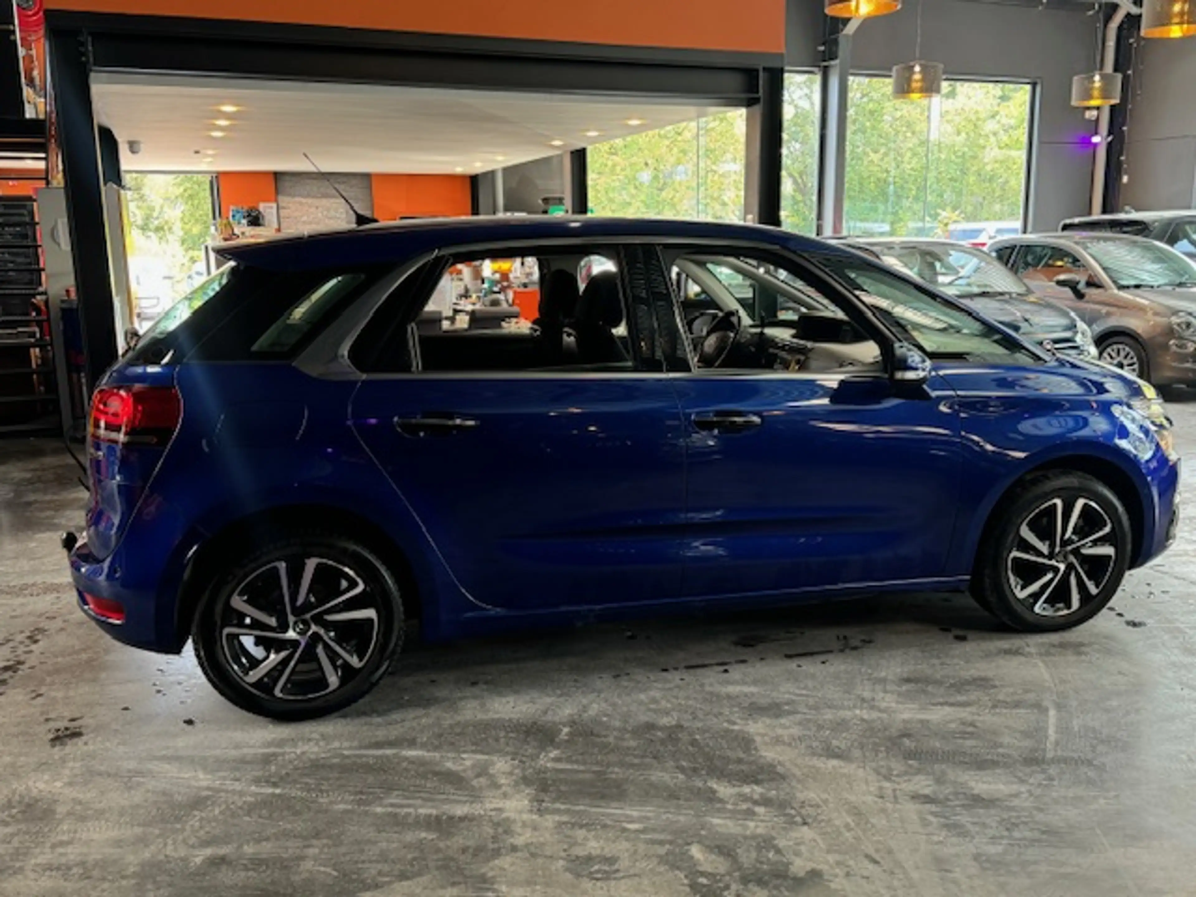 Citroen C4 Picasso 1.2 - AUTOMATIQUE - SIEGES MASSANTS - LIM/REG — photo 9