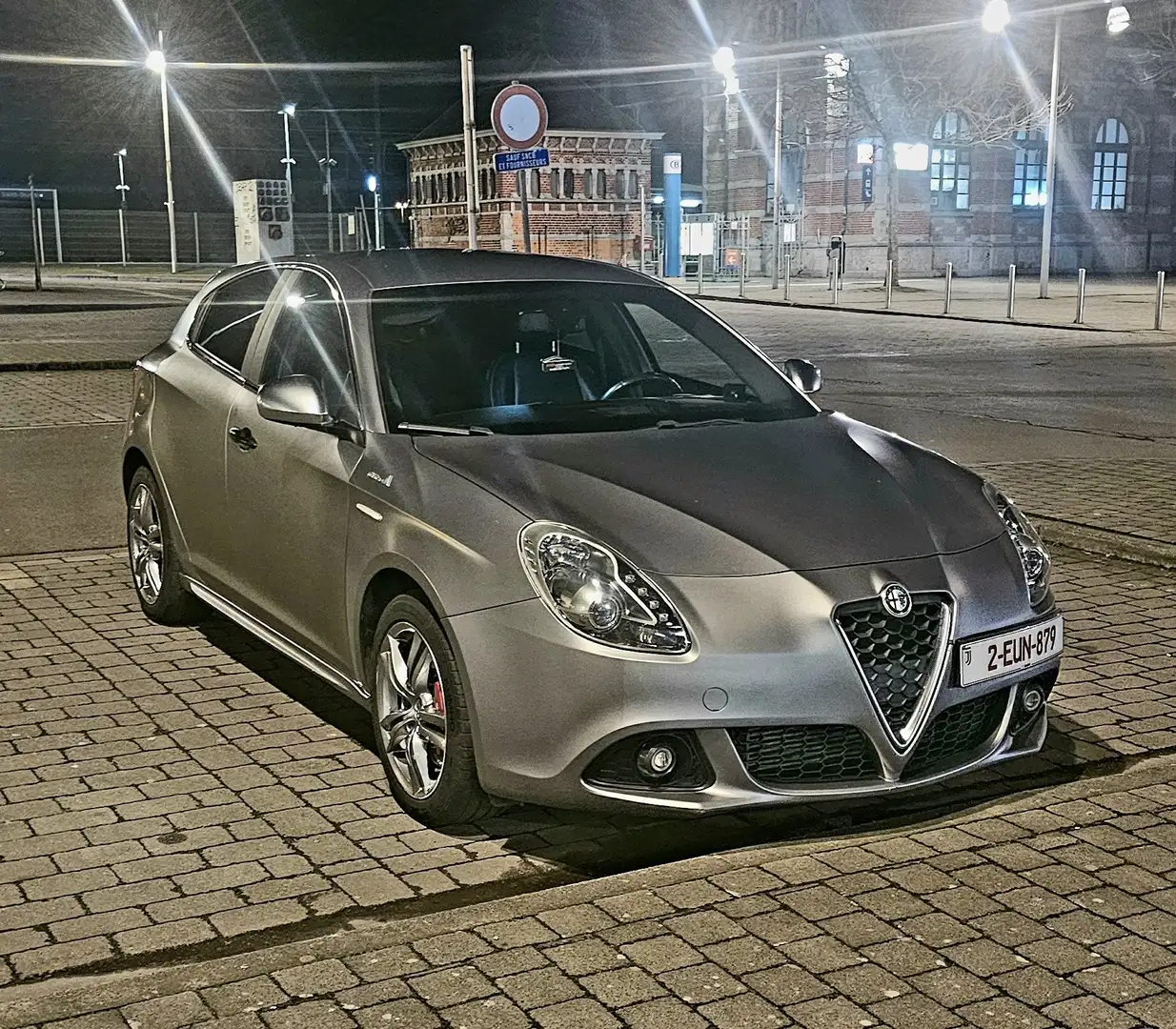 Alfa Romeo Giulietta 1.6 JTDm QVline 120cv Grijs - 2