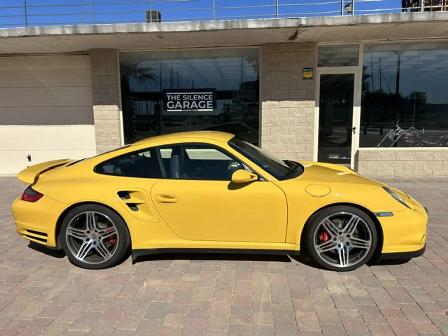 Porsche 911 Turbo Tiptronic Amarillo - 2