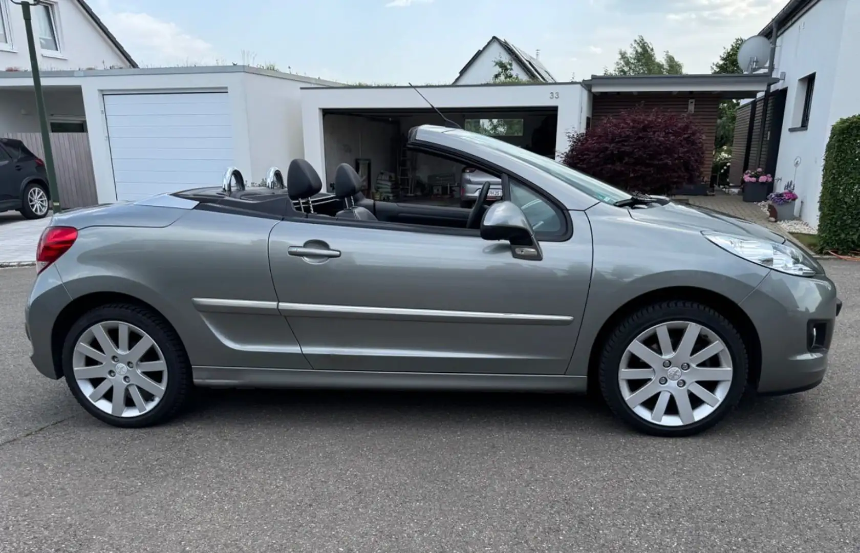 Peugeot 207 CC version Euro 5 essence 120cv / 132.000 Km - 2