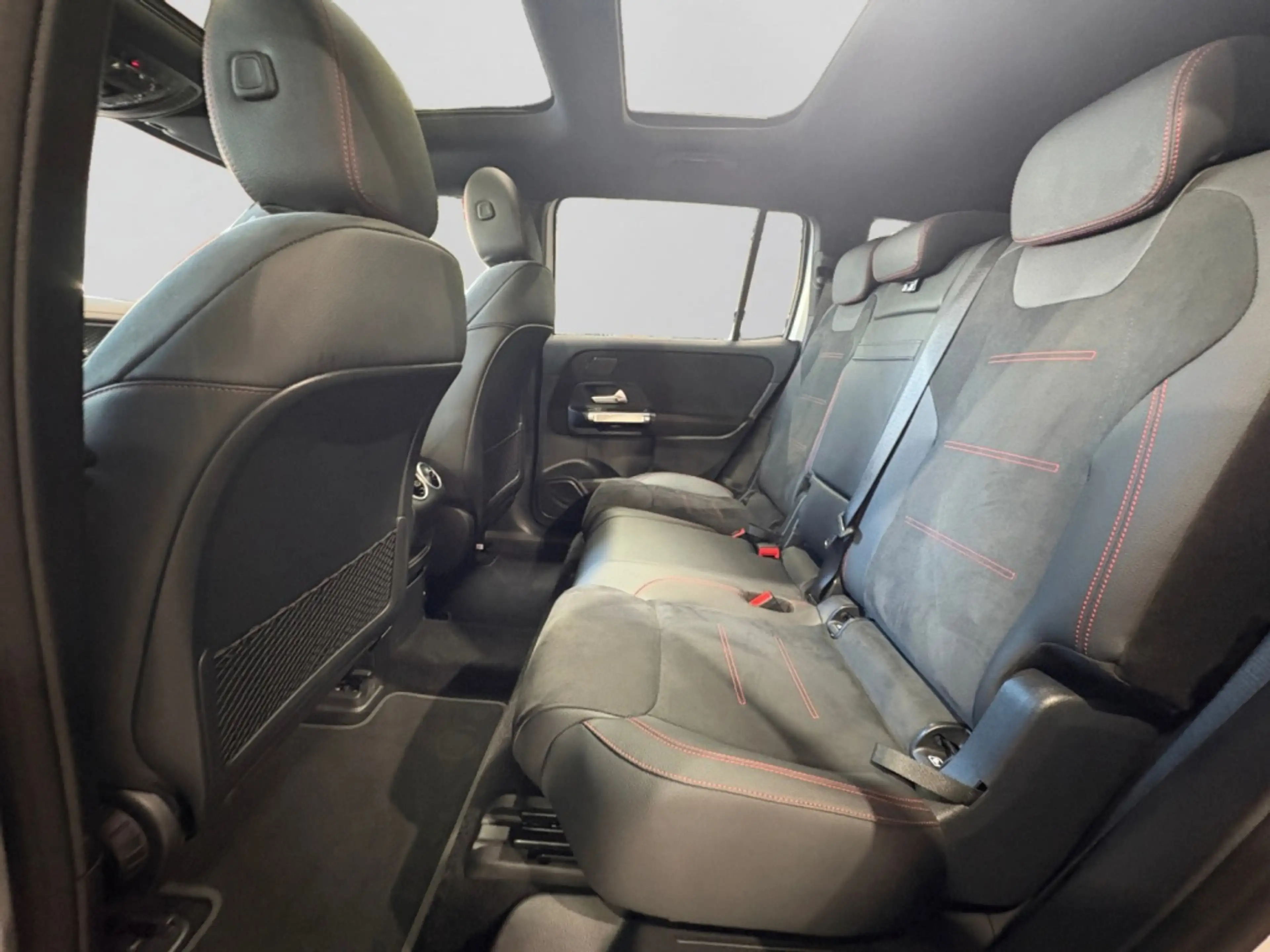 Mercedes-Benz EQB 350 4MATIC AMG|NIGHT|AMBIENTE|MBUX|SHZ|360° — photo 15