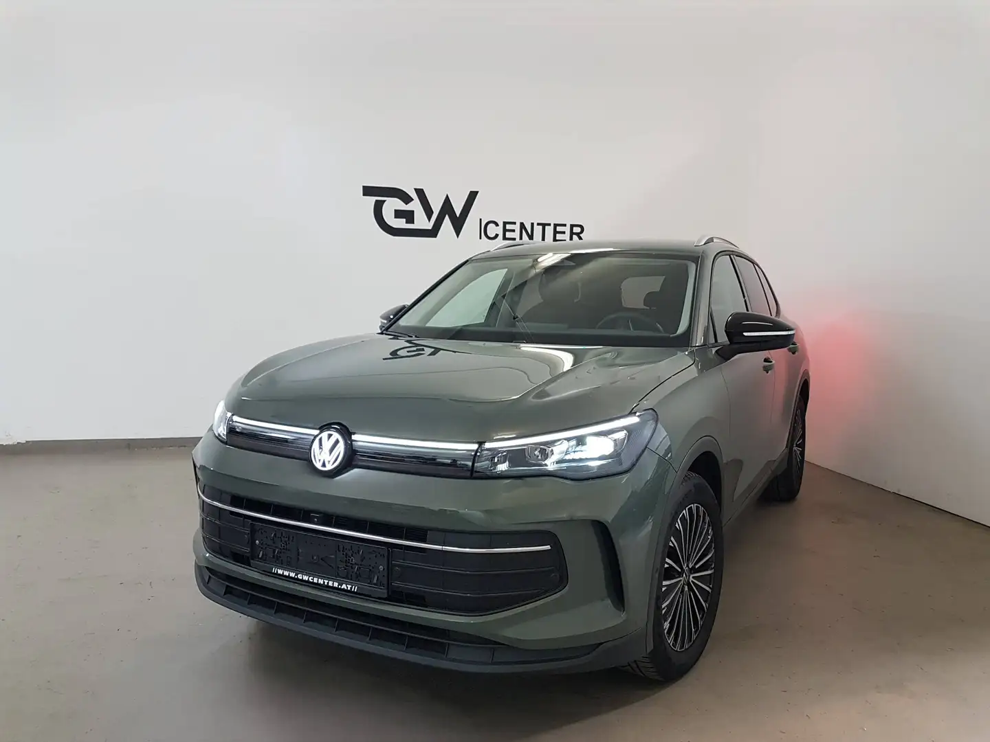 Volkswagen Tiguan 1.5 eTSI Life "Goal" MJ2026 LEDPlus AHK ACC 360 Grün - 1