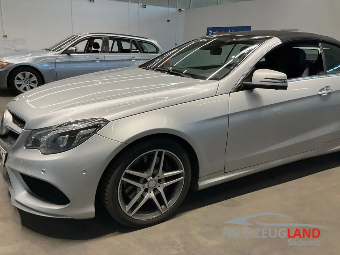 Mercedes-Benz E 400 Cabrio AMG Paket Klimafort Sitze Rückfahr Leder 36 Silber - 2