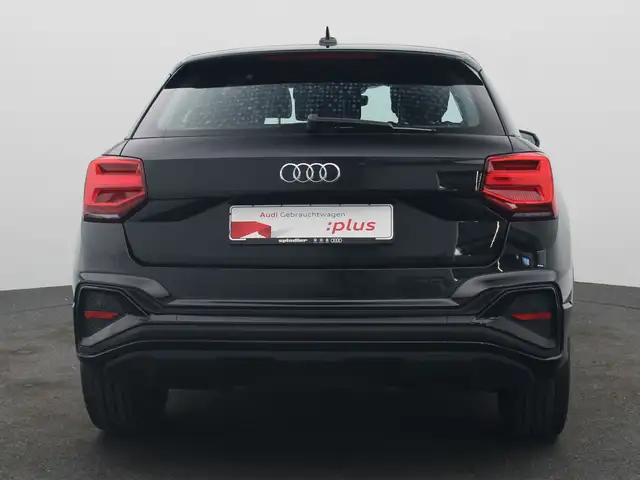 Audi Q2 view 6